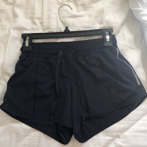 Lululemon Hotty Hot Shorts, 4” with drawstring